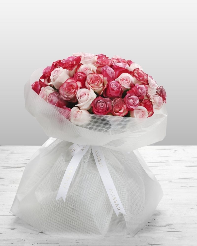 Frosty Roses - Alissar Flowers Qatar